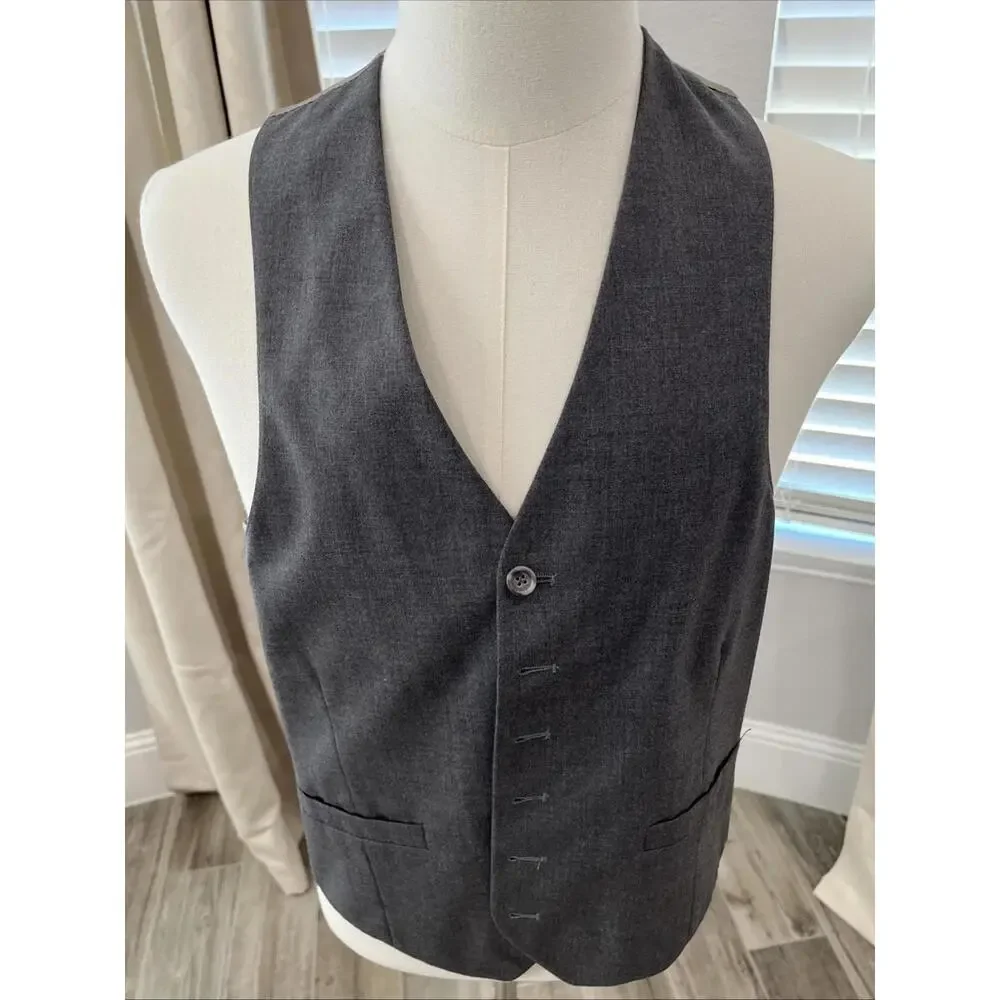 MENS GREY SUIT VEST - UNKNOWN MFG SIZE APPROX MEDIUM